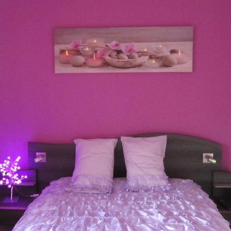 Bed and Breakfast Les Glycines Choloy Esterno foto