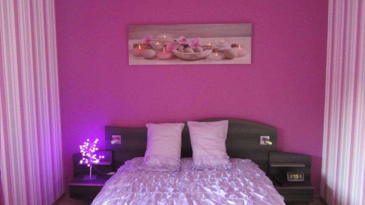 Bed and Breakfast Les Glycines Choloy Esterno foto