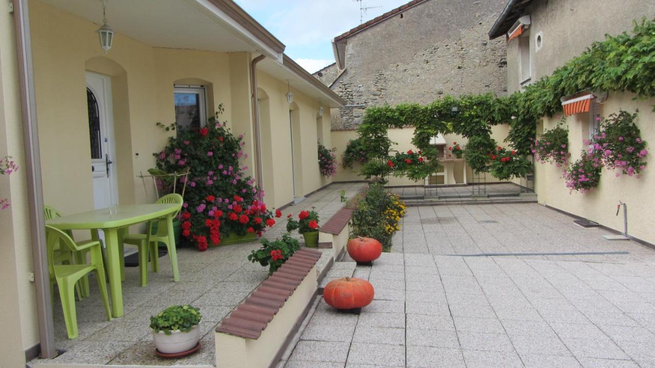 Bed and Breakfast Les Glycines Choloy Esterno foto