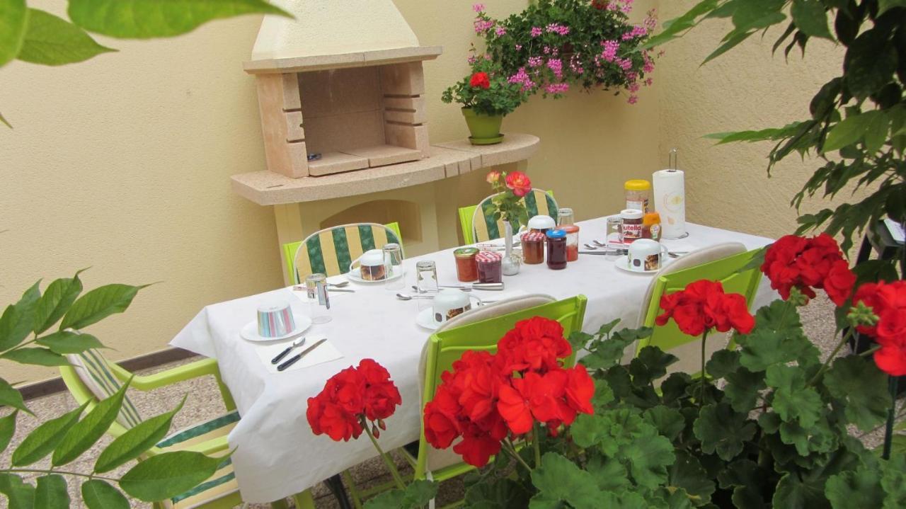 Bed and Breakfast Les Glycines Choloy Esterno foto