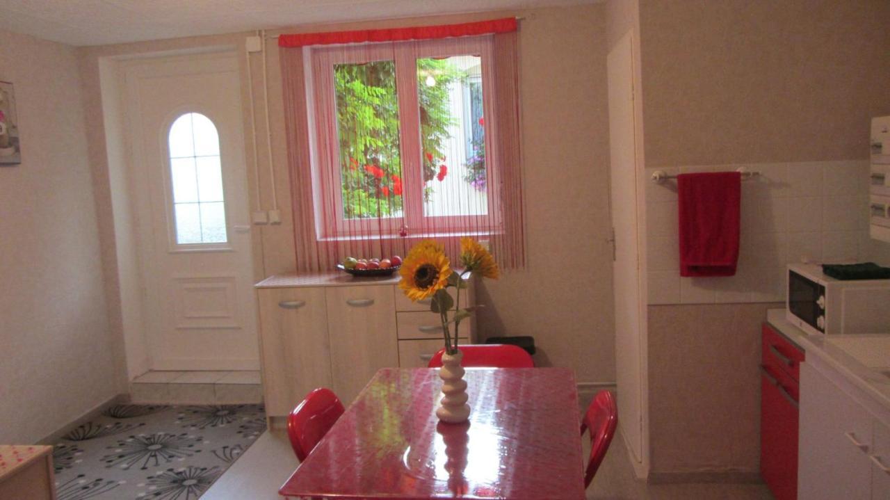 Bed and Breakfast Les Glycines Choloy Esterno foto